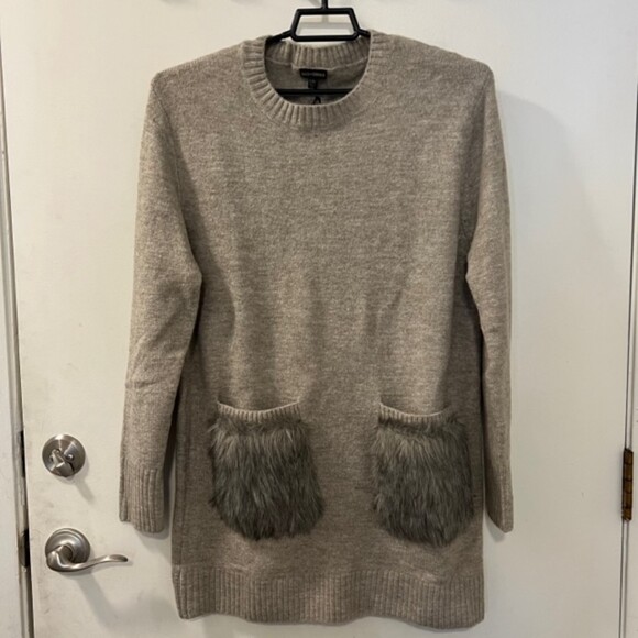 NWT Coco + Carmen Ribbed Hem Faux Fur Pocket Knit Sweater Tunic Top Dress L/XL - Picture 3 of 10